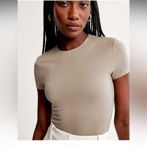 Tan Abercrombie seamless tee